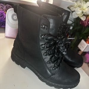 SOREL Women’s boots 8.0